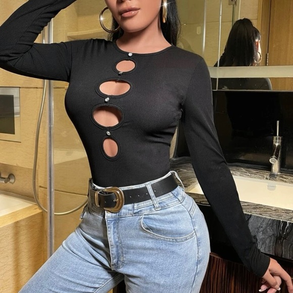 Ladder Cutout Button Tee - Picture 2 of 9